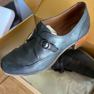 Dansko Oxfords GUC